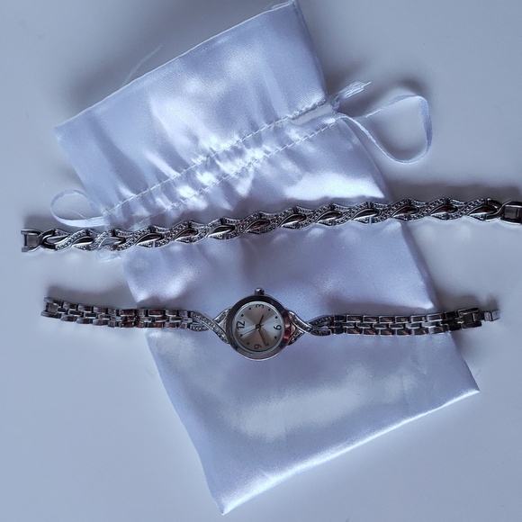 NWOT Allude silvertone watch & bracelet set - Picture 3 of 10